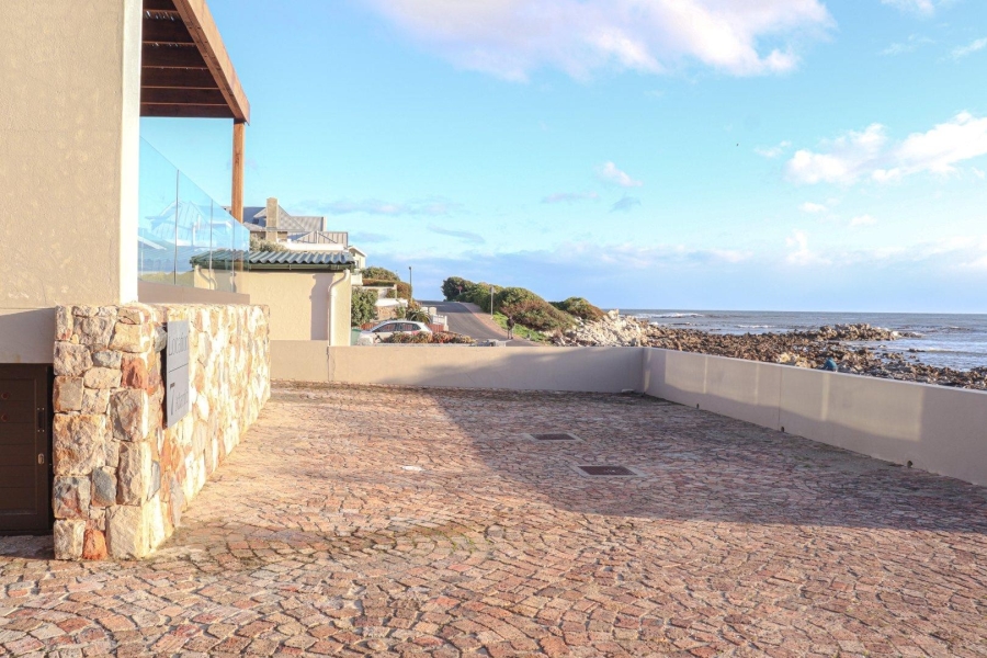 To Let 3 Bedroom Property for Rent in Onrus Western Cape